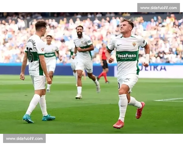 升班马主场固若金汤!10 战 6 零封铸就中超最强防线 升班马主场固若金汤!10 战 6 零封铸就中超最强防线