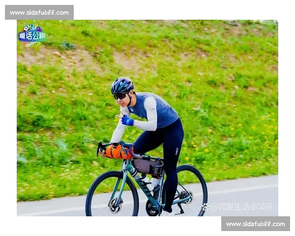 骑行男子路边歇息遇蹊跷：陌生女子强行推车被阻
